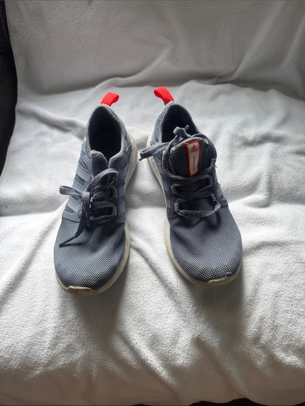 adidas  blueSneakers with orange Heel Tabs
